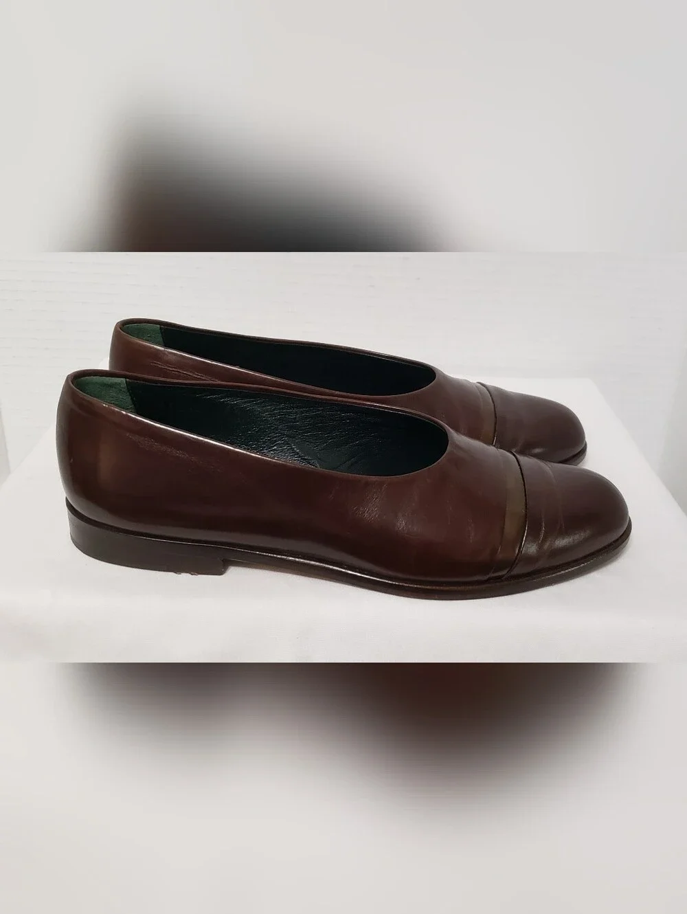 Vintage Burgundy Joan & David Flat Shoes Size 6.5M Bronze Accent Made In Italy